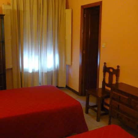 Hostal El Centro อูเอสกา ห้อง รูปภาพ