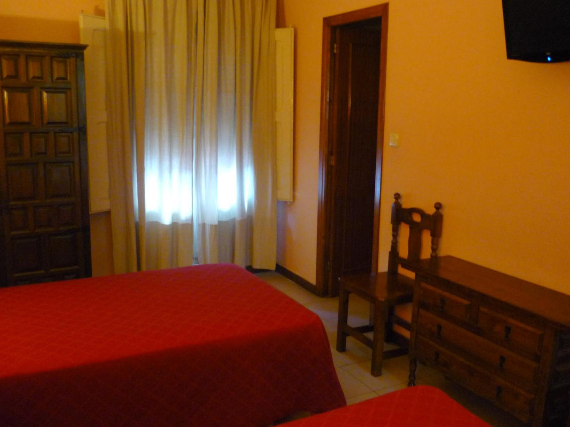 Hostal El Centro อูเอสกา ห้อง รูปภาพ