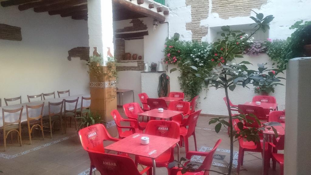 Hostal El Centro อูเอสกา ภายนอก รูปภาพ