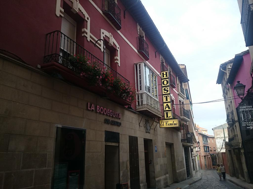 Hostal El Centro อูเอสกา ภายนอก รูปภาพ