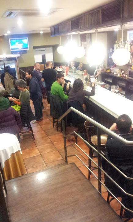 Hostal El Centro อูเอสกา ภายนอก รูปภาพ